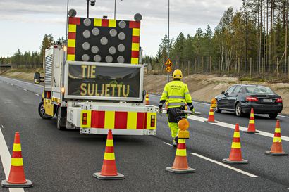 Nelostie on poikki Oulussa – väliaikainen työmaasilta on vaurioitunut Kiiminkijoen kohdalla Haukiputaalla ja liikenne ohjataan kiertotielle