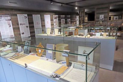 Taivalkosken sota-ajan perinnehuone avattiin yleisölle – esillä kentältä kerättyä aineistoa, valokuvia, kirjeitä ja muita asiakirjoja