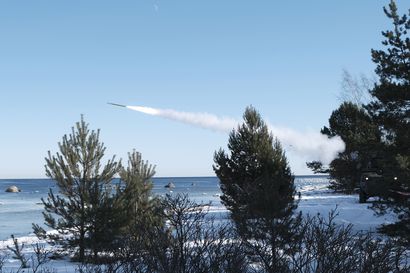 Yhdysvallat hyväksyi taas uuden ison asekaupan Suomeen – Koskee olalta laukaistavia Stinger-ilmatorjuntaohjuksia