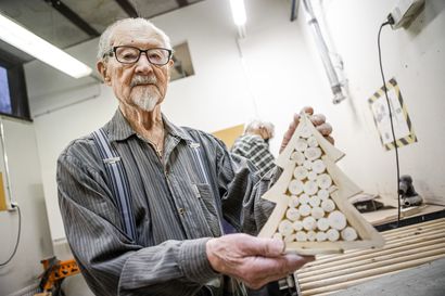93-vuotias Pentti Tirri lähtee verstaalle joka tiistai – harrastanut puutöitä Rovaniemen kansalaisopistossa yli 50 vuotta