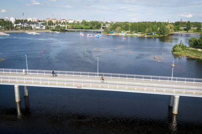 Pelastuslaitos sai tehtävän verkkoihin takertuneen hylkeen pelastamiseksi Oulun Linnansaaren edustalle
