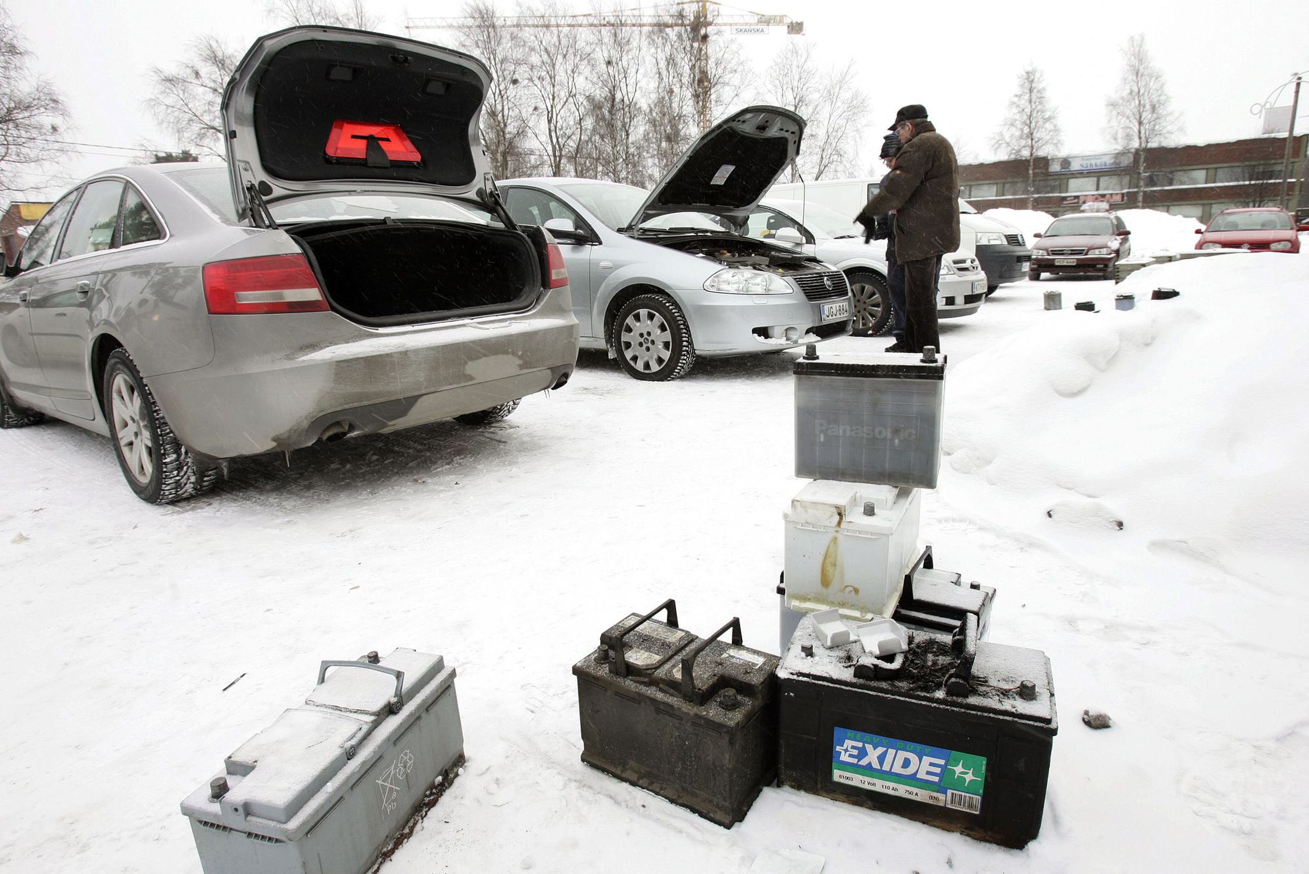 Pig Breakthrough Lying Pakkanen kiristyi talven hyytävimpiin lukemiin Oulussa, kylmä sää jatkuu –  Miten voit estää auton akun hyytymisen? | Kaleva