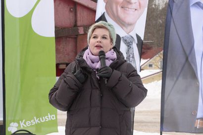 Keskustan Annika Saarikko veti viime perjantaina Ruukin torille väkeä – "Keskusta pitää pohjoisen Suomen puolta", ministeri lupasi