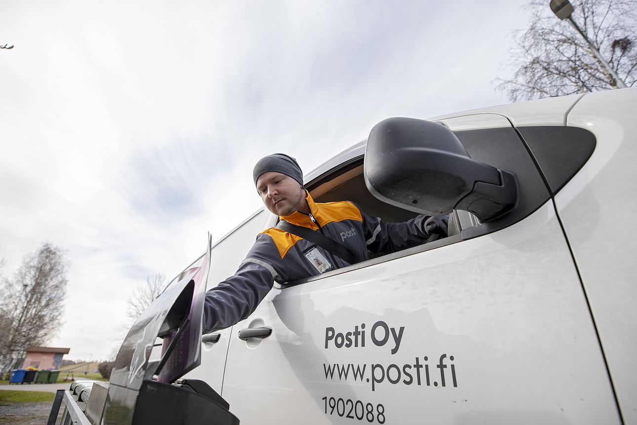 Postinjakajat eivät ole yltäneet jakamaan postia kunnolla uusista autoista Oulun seudulla – Posti pyytää asukkaita korottamaan postilaatikkoja usealla eri alueella