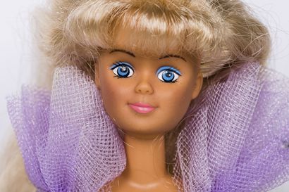 Arvio: Koskettava Barbie-elokuva avartaa ajatusmaailmaa naisen asemasta
