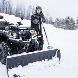 Viisitoistavuotias Eelis Turpeinen on 4H-yrittäjä – haluaa rahoittaa harrastuksensa lumitöiden ja kiinteistönhuollon avulla