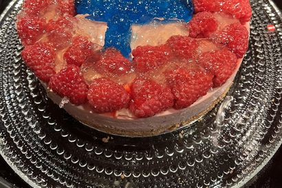 Kakkua, pakkasta ja kynttilänvaloa – katso lukijoiden kuvia itsenäisyyspäivänä