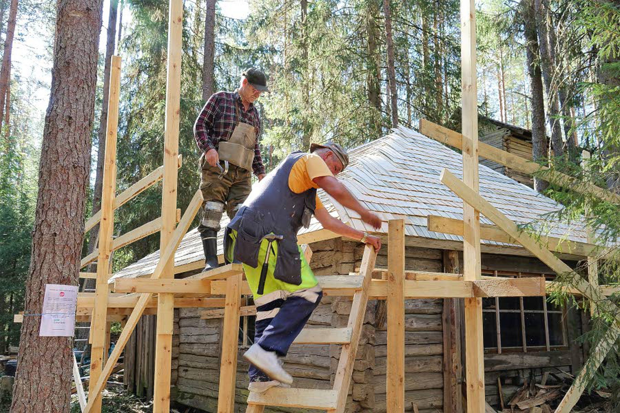 Ahmaksella komeilee monta uutta pärekattoa | Kaleva