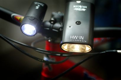 Pyöräilijöiden näkyvyyttä valvotaan tehostetusti ensi viikolla – puuttuvista valoista voi saada 40 euron sakot tai huomautuksen