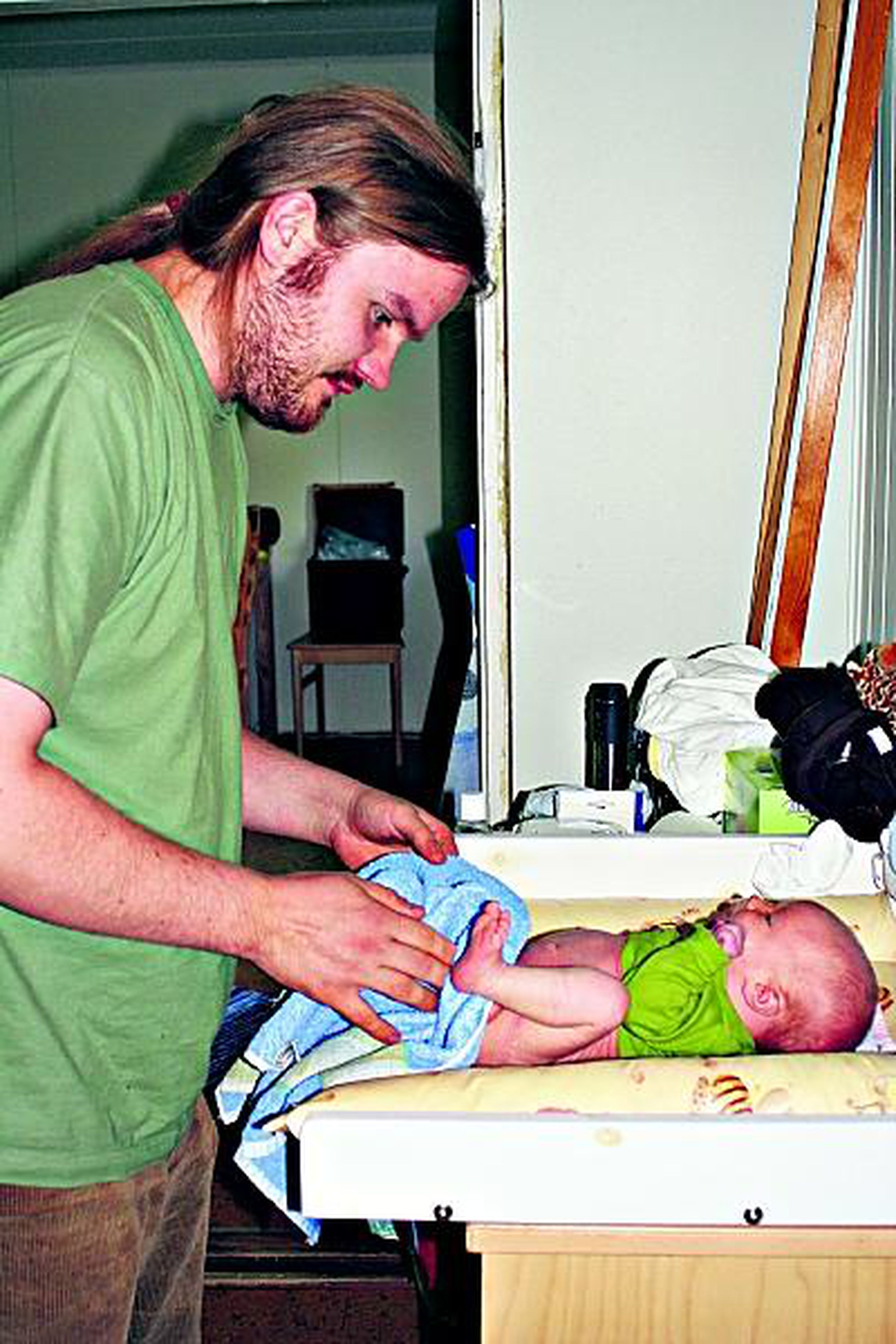 Vauvan hoitoon opastusta kädestä pitäen | Kaleva