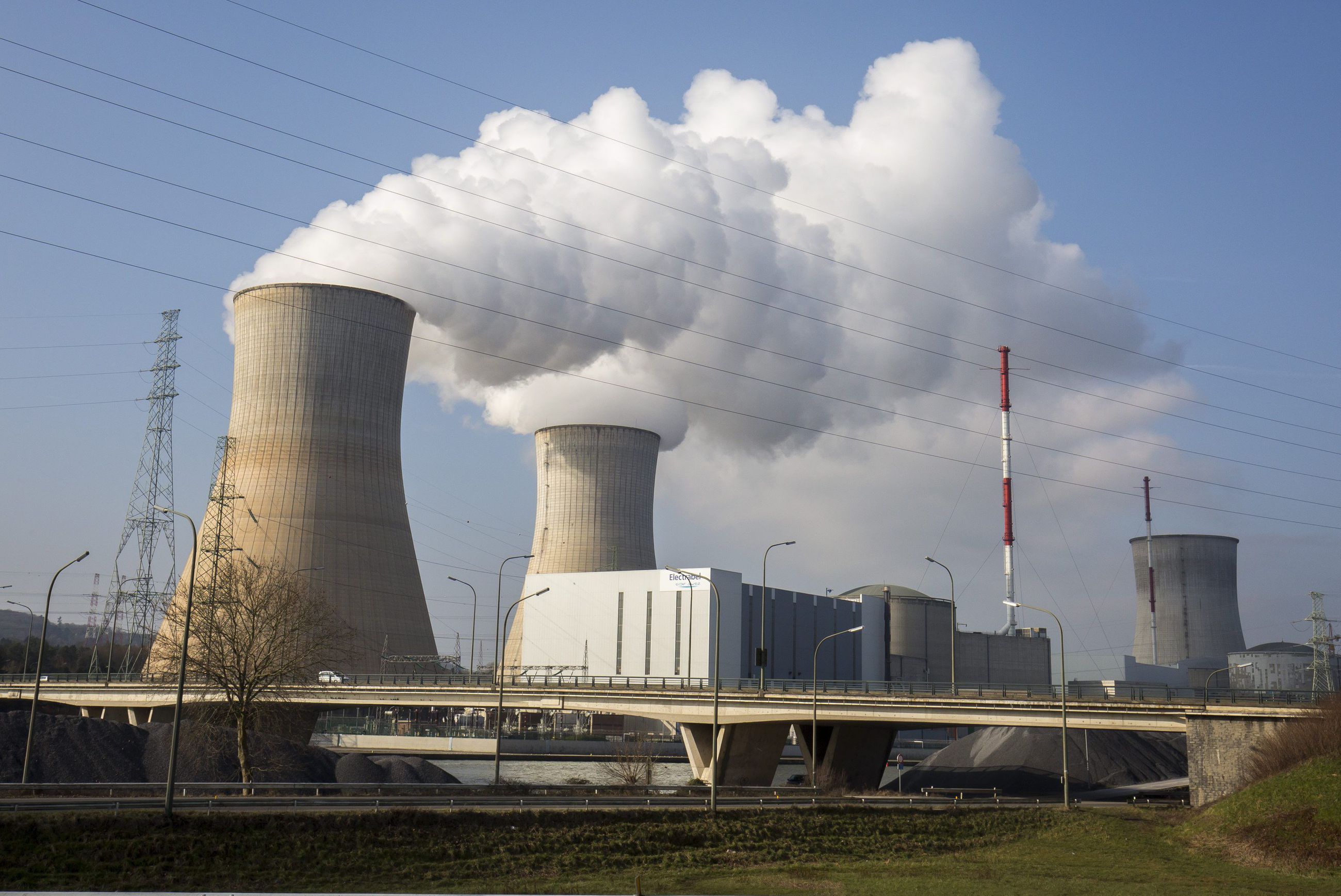 Защита электростанций. АЭС Охи (Япония). Nuclear facility. Nuclear sites. Atomkraftwerk.