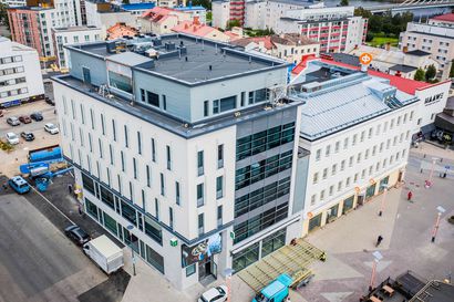 Pohjolan Osuuspankin toimitila kohosi vanhan paikalle keskelle Rovaniemeä –kuudennesta kerroksesta avautuu hulppea näkymä sekä Ounas- että Kemijoelle