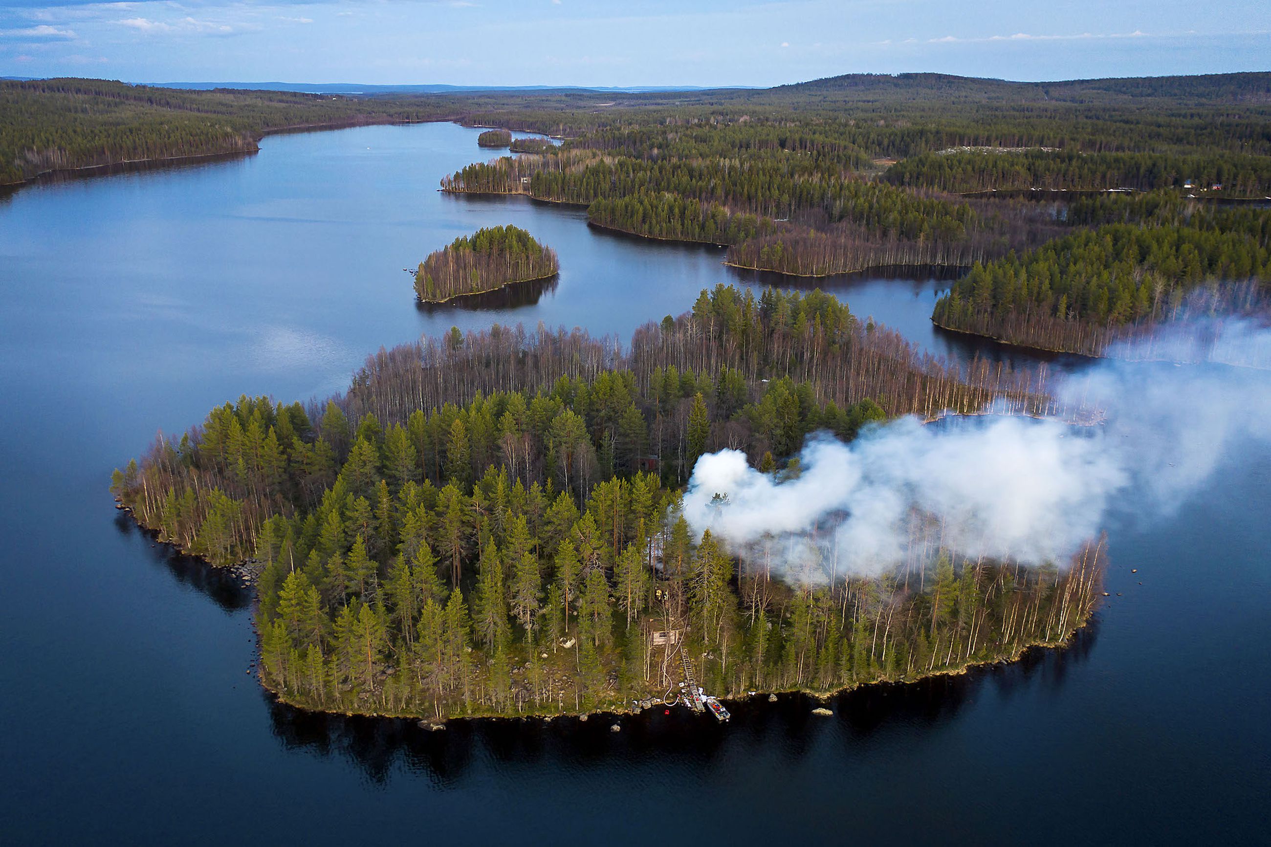 Poliisi epäilee Kemijärven mökkipaloa tuhopoltoksi – vihjeitä lähistöllä  liikkuneista kaivataan | Lapin Kansa
