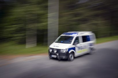 Mies kaahasi Pohjantiellä pitkän pätkän yli 150 kilometrin tuntinopeusvauhtia – pakeni poliisia Pateniemessä, sai ehdollista ja sakot