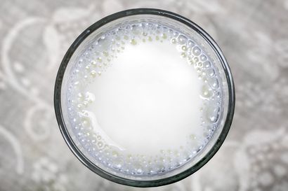 Runsas maidon juonti voi lisätä tyypin 1 diabeteksen riskiä, äidinmaidonkorvikkeella yhteys astmaan – "Maito on koostumukseltaan hyvin monimutkainen aine"