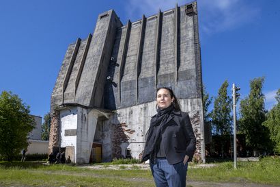 Huippuarkkitehti Charlotte Skene Catling fanittaa Alvar Aaltoa ja puhaltaa nyt elämän takaisin Toppilan Siiloon – "Voisiko rakennus olla kritiikki itsestään?"