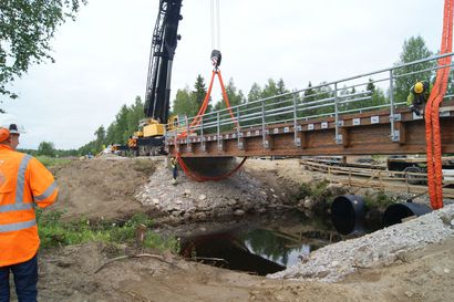 Sarakylän Kouvanjoentielle nousi silta – otetaan käyttöön tällä viikolla