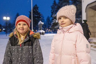 Mitä lapset odottavat joululta ja mitkä ovat heidän suosikkijoululaulunsa – Koillissanomat seurasi koululaisten Kauneimmat joululaulut -tilaisuutta Kuusamon kirkossa