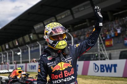 Verstappenille hattutemppu Itävallassa, Bottas nousi toiseksi – Räikkösen kisa pilalle kolarissa toiseksi viimeisellä kierroksella