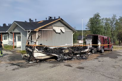 Matkailuvaunu syttyi palamaan ja tuhoutui täysin Saariselällä – oli sytyttää samalla viiden asunnon rivitalon tuleen