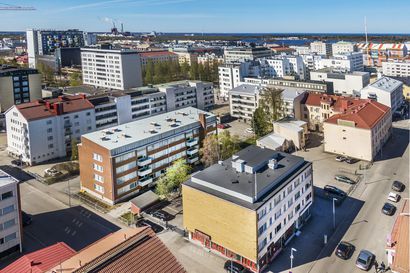 Vaaran kortteli 5:een Oulun keskustassa on tekeillä kaavamuutos – Vikkulan talo säilytetään, kolme kerrostaloa halutaan purkaa uuden tieltä