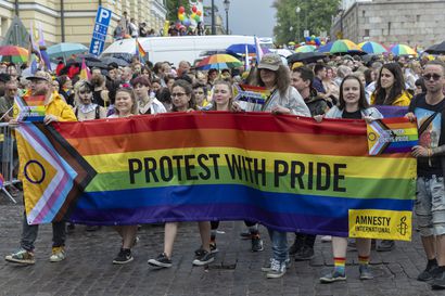 Helsingin Pride-kulkueeseen osallistui jopa 100 000 ihmistä