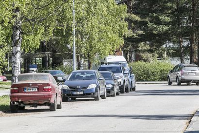 Oulun kaupunki ottaa käyttöön kotihoidon pysäköintiluvat – pysäköintipaikkojen löytäminen on aiheuttanut vaikeuksia työntekijöille