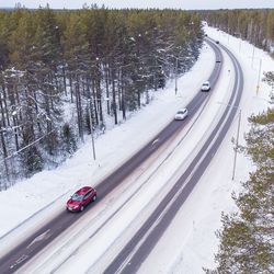 Reino Hämeenniemen essee: Miten turhan lähellä peräkkäin ajamiseen päädytään ja mitä kuljettajan päässä liikkuu?