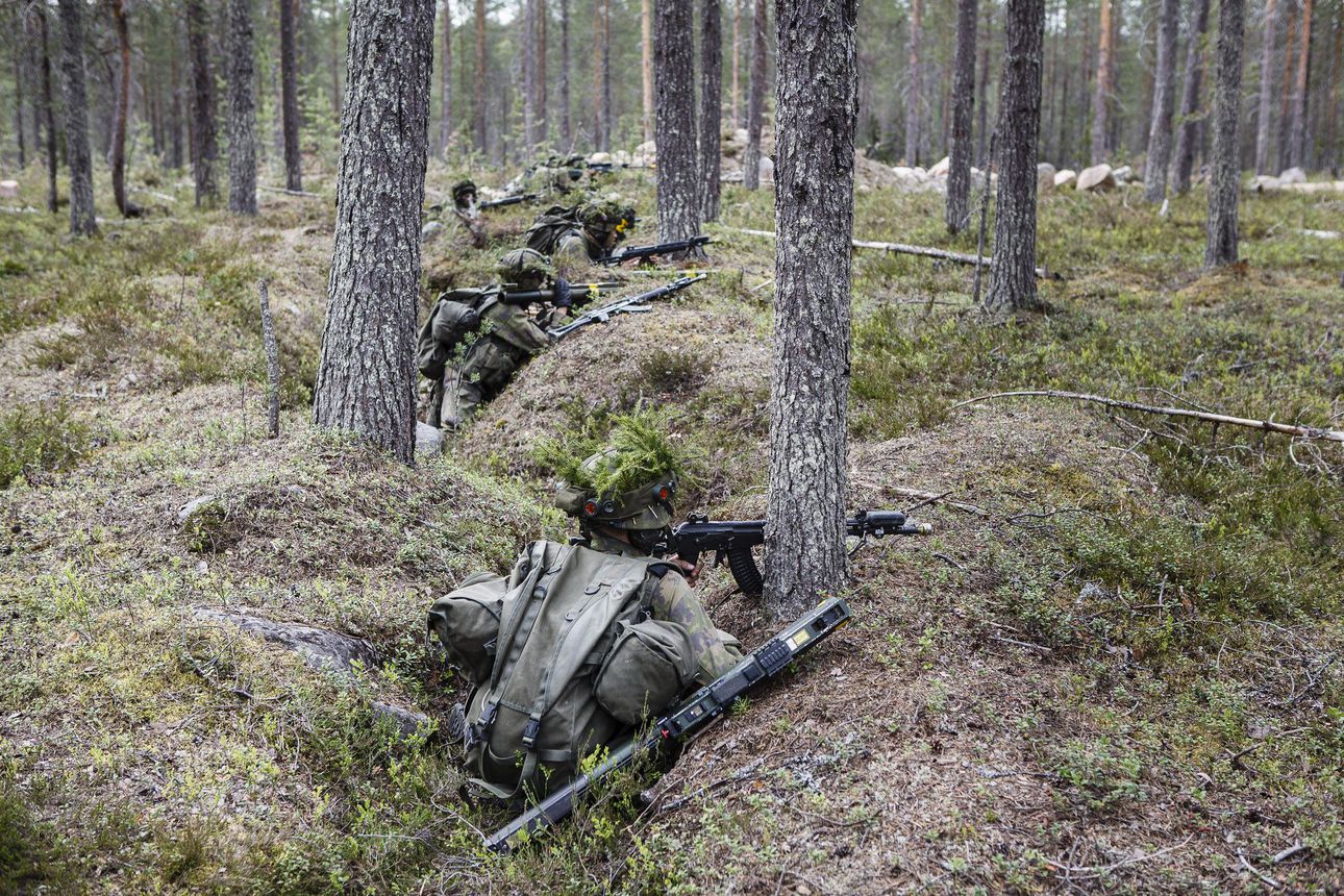 Suomi luovii vaikeassa tilanteessa – perinteiset ja uudet turvallisuusuhat  tekevät toimintaympäristöstä epävakaan ja vaikeasti ennakoitavan | Kaleva