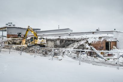 Rovaniemen Vaaranlammen koulualueen rakennuksista yli puolet on purettu – uuden monitoimitalon toteuttaja valitaan kevään aikana