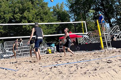 Ville Sorvoja parinsa kanssa seitsemänneksi beach volleyn SM-kisoissa