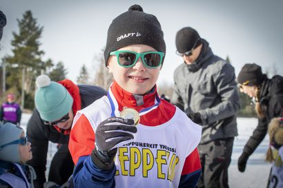 Kempeleen Köykkyrissä kisattiin ensimmäiset kansalliset Rantalakeus-hiihdot – katso 42 kuvaa hiihdon riemusta!