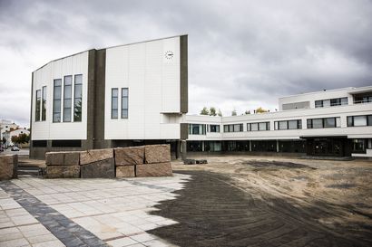 Rovaniemen kaupungintalon peruskorjaus on nytkähtämässä viimein eteenpäin – Aalto-kokonaisuuteen kuuluvan talon remontti maksaa vähintään 20 miljoonaa euroa