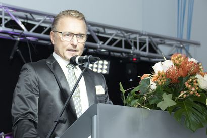 Raahen seutukunnan yrittäjäjuhlan juhlapuheessa ajatuksia yrittäjyydestä valotti yli 30 vuotta yrittäjänä toiminut Naturcomin Timo Mäkinen