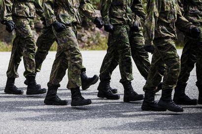 Puolustusvoimat hankkii uusia kiväärijärjestelmiä ja tiivistää yhteistyötä Ruotsin kanssa – hankintasopimuksen arvo noin kymmenen miljoonaa euroa