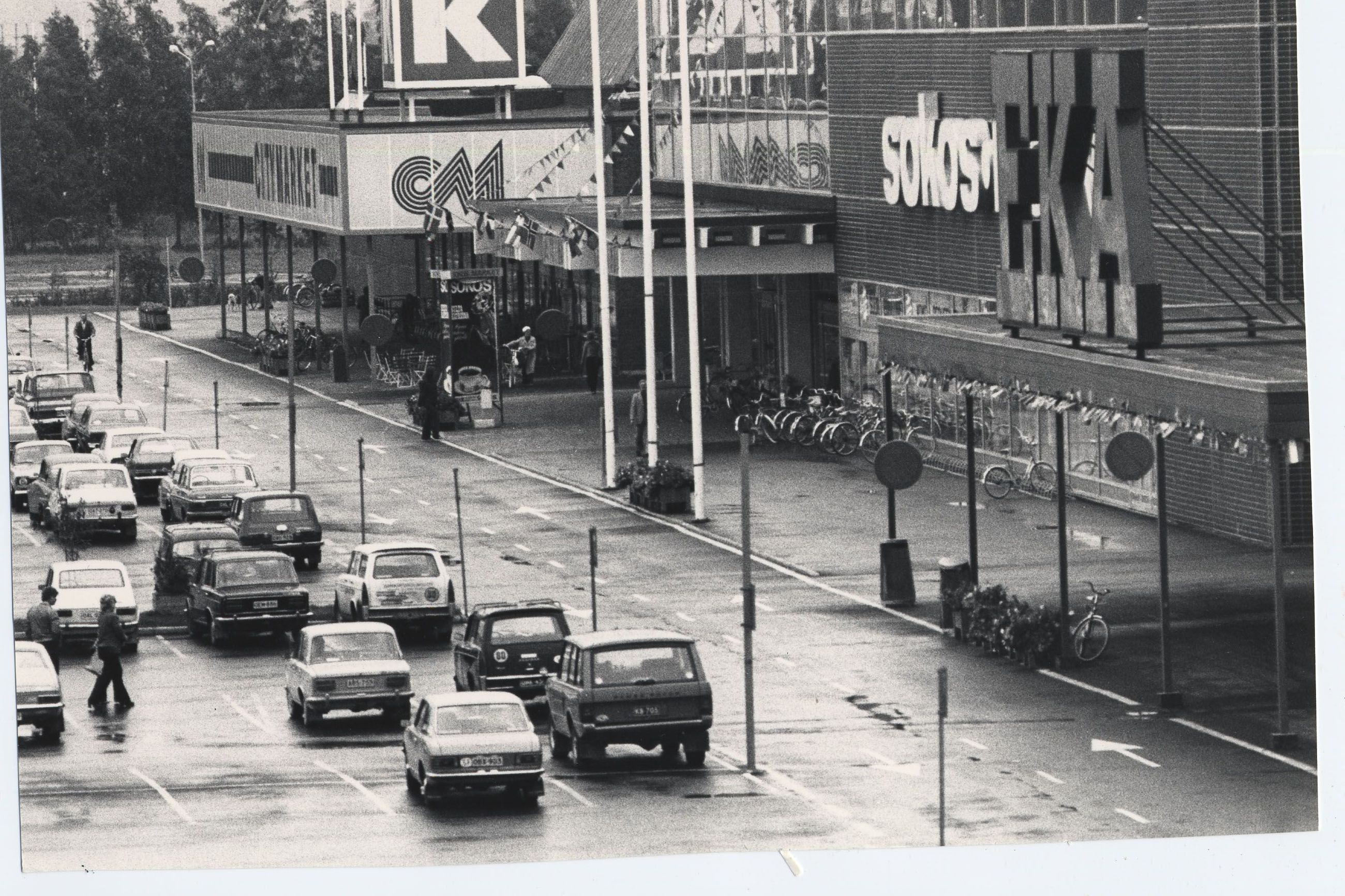 Raksilan marketin avajaistarjoukset vuodelta 1976 - öisin kulmilla pyöri  legendaarinen autorinki | Kaleva