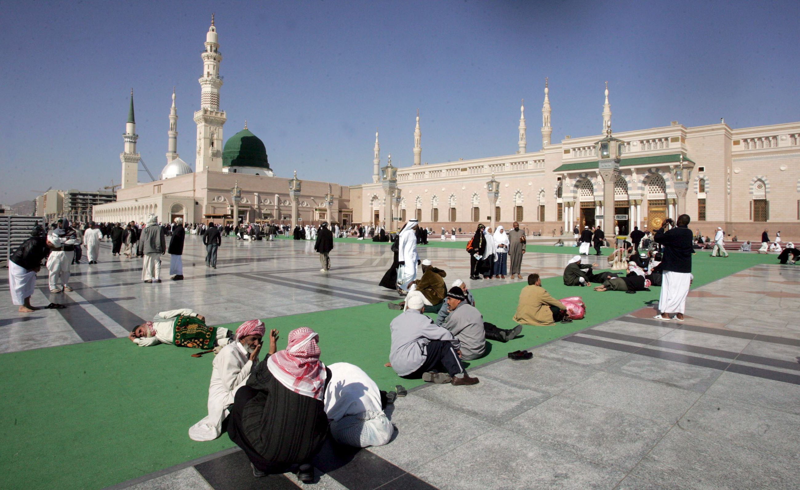 Саудовская аравия отзывы. Саудовская Аравия институт Ислама Медина. Мечеть в Медине мечеть пророка. Медресе Саудовской Аравии. Медресе в Медине.