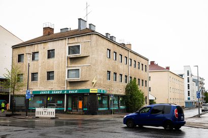Rovaniemen keskustassa sijaitseva Torkkolan talo on tyhjillään ja heikossa kunnossa – "Joko se puretaan tai katsotaan, kun se rapautuu lisää"