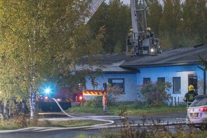 Tulipalo roihusi Savilaakson leipomossa Limingassa – uunista lähtenyt palo uhkasi polttaa 400 neliön rakennuksen maan tasalle