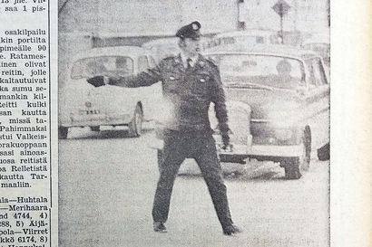Vuosien takaa: Fellmanin risteys sai liikennepoliisin vuonna 1972 ja liikennevalot 1992