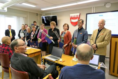Valtuustoaloite Taivalkosken kunnan ja Komake Oy:n yhteistyöstä – perussuomalaiset haluavat avoimuutta rahaliikenteeseen
