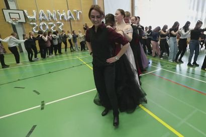 Vanhojen tanssit Pyhäjoen lukiolla