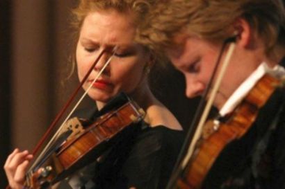 Musiikkiviikoilla tänään: Isänpäivän kahvikonsertissa rakastetuimpia viulusävellyksiä Tikkaselta ja Pensolalta