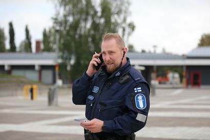 Kun konstaapeli Olli Kärsämä tiktokkaa, kymmenettuhannet nuoret katsovat – Oulun poliisilaitoksen uudella somepoliisilla on yksi viesti, jota ei voi painottaa liikaa
