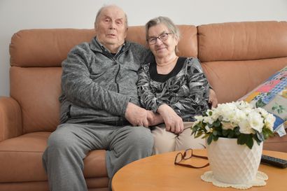Irjan ja Taunon lempi leimahti tansseissa Kuusamossa kesällä 1952 – pariskunta on ollut naimisissa jo 70 vuotta