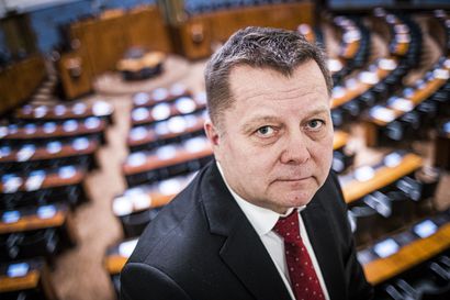 Markus Mustajärvi ei asetu ehdolle seuraavissa eduskuntavaaleissa – "Ne oli sitten viimeiset valtiopäivien avajaiset tässä roolissa"