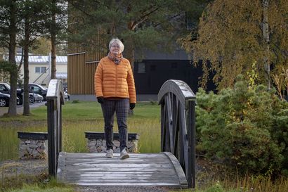 Vuonna 1986 poliisiksi valmistunut liminkalainen Salme Rautio sai ensimmäisen asemapaikkansa Kuusamosta – samalla hänestä tuli Koillismaan ensimmäinen naispoliisi: "Päästäkseni urallani eteenpäin minulla on pitänyt olla näyttöjä enemmän kuin miehillä"