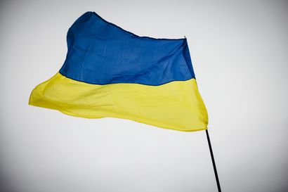 Ukrainan liput Helsingin yllä