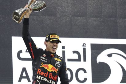 Max Verstappen ohitti dramaattisesti Lewis Hamiltonin kauden viimeisen osakilpailun viimeisellä kierroksella ja nousi F1:n maailmanmestariksi