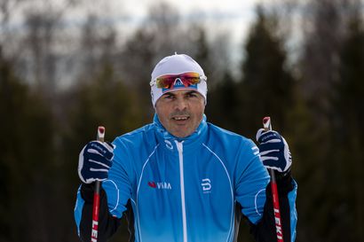 Oululainen Simo Mertaniemi hiihti jo toistamiseen kellon ympäri, kilometrejä matkalla kertyi 132 – "Itsensä voittanut fiilis"